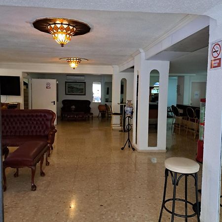Hotel Castella โยเรตเดมาร์ ภายนอก รูปภาพ