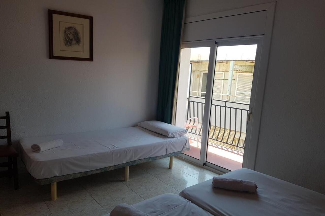 Hotel Castella โยเรตเดมาร์ ภายนอก รูปภาพ