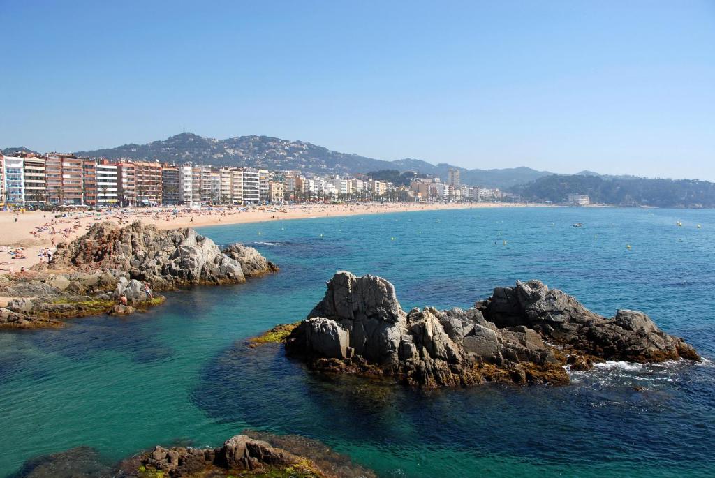 Hotel Castella โยเรตเดมาร์ ภายนอก รูปภาพ