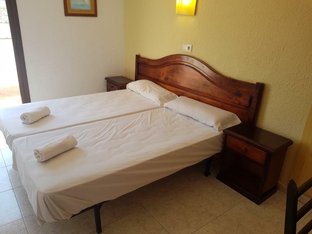 Hotel Castella โยเรตเดมาร์ ภายนอก รูปภาพ
