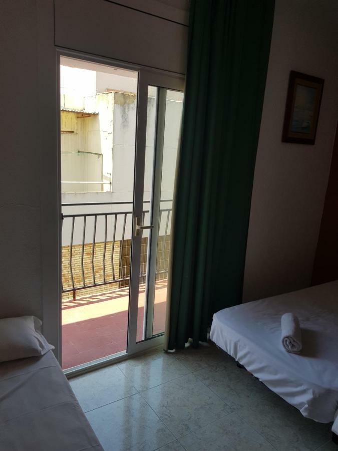 Hotel Castella โยเรตเดมาร์ ภายนอก รูปภาพ