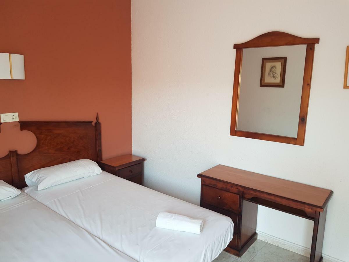 Hotel Castella โยเรตเดมาร์ ภายนอก รูปภาพ