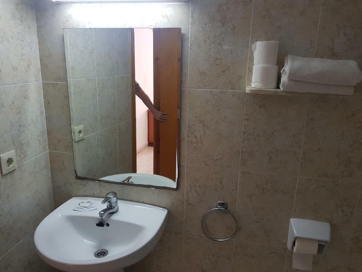 Hotel Castella โยเรตเดมาร์ ภายนอก รูปภาพ
